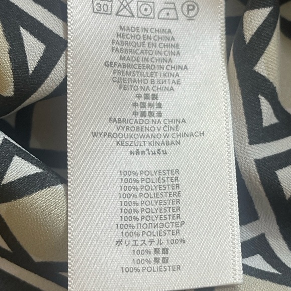 Michael Michael Kors Square Diamond Pattern Hidden Button Long Sleeve Blouse 4 - Picture 5 of 9